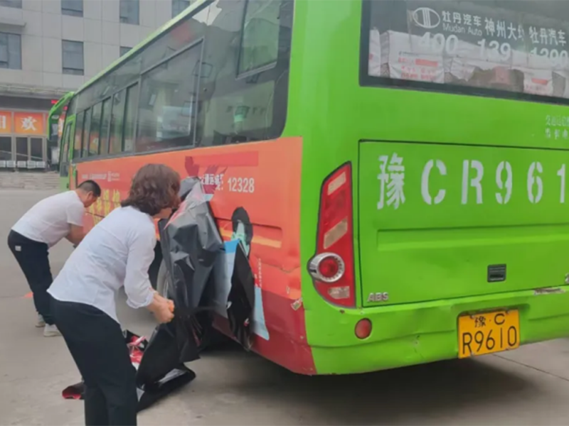 汝陽分公司：擦亮城市流動(dòng)窗口，煥新車容迎“五一”
